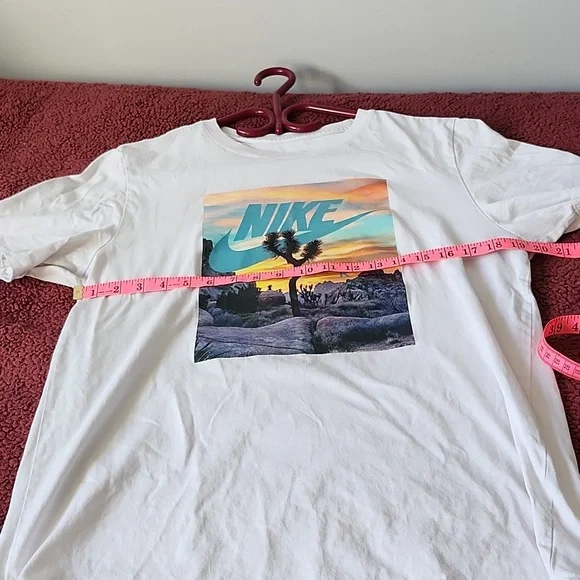 Nike Air graphic tshirt with desert tree logo - Picture 4 of 6